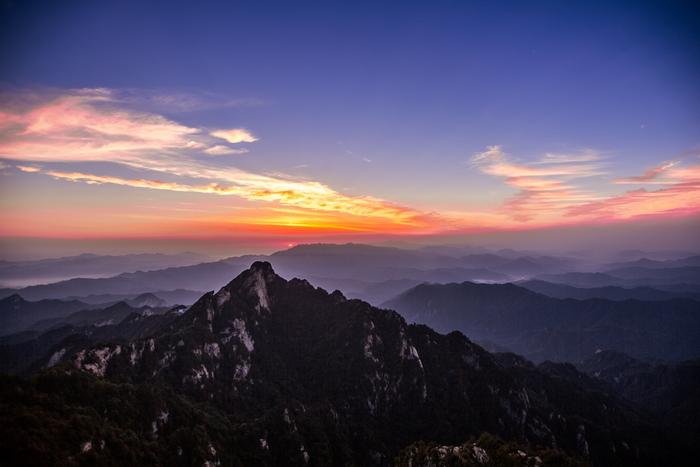 洛阳白云山，晨观日出，夜望星海，隐居做个活神仙