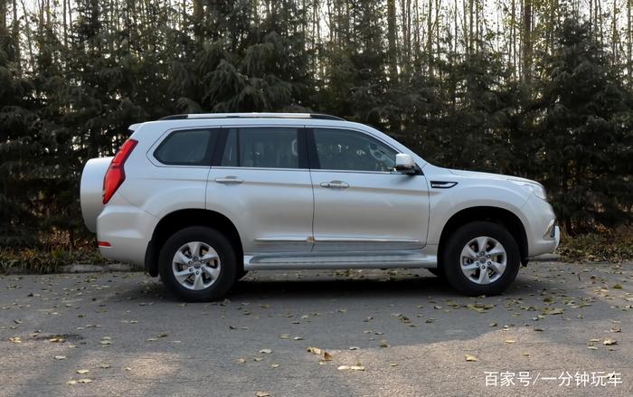 最厚道的越野级SUV，2.0T+8AT标配四驱，这硬派越野不到20万！