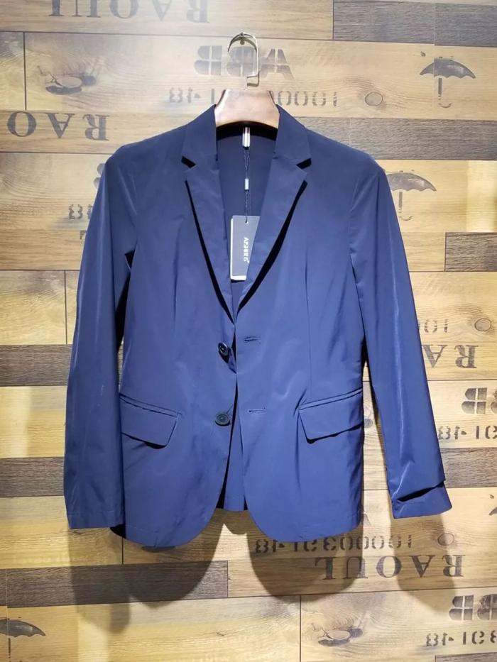 合肥刚开业一家全新模式的服装店，快来围观