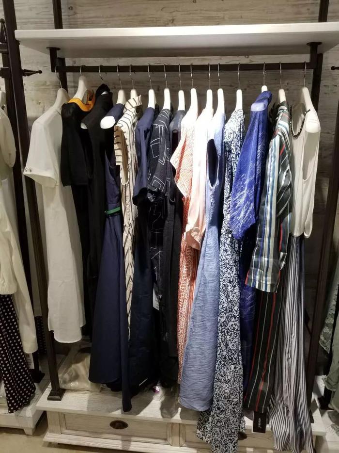 合肥刚开业一家全新模式的服装店，快来围观