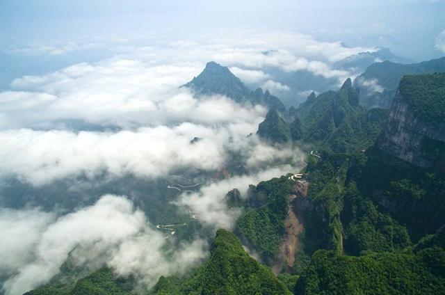 张家界旅游攻略/湖南张家界8月天气怎么样？适合旅游吗