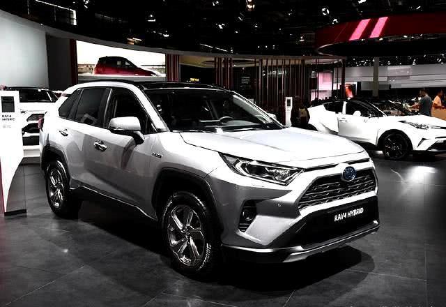 后悔买CRV！RAV4混动版即将登场，气场不输Q5，配2.5L油耗更低