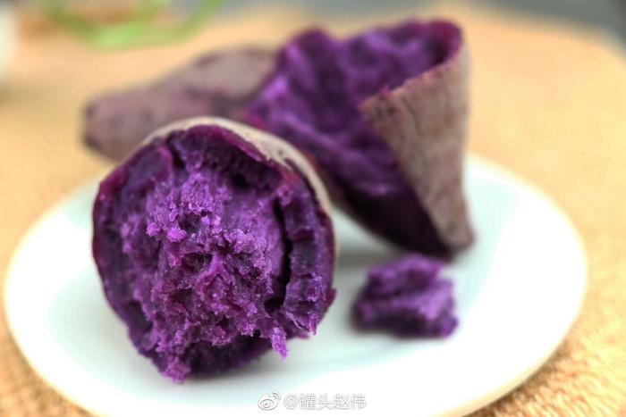 越南迷你紫薯，隔水蒸熟，软糯香甜，浓浓紫薯的香味，热量小