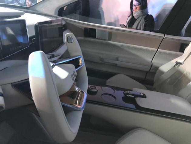 爱驰全新U5 ION概念车发布，类似飞船的内饰设计，你不会心动吗