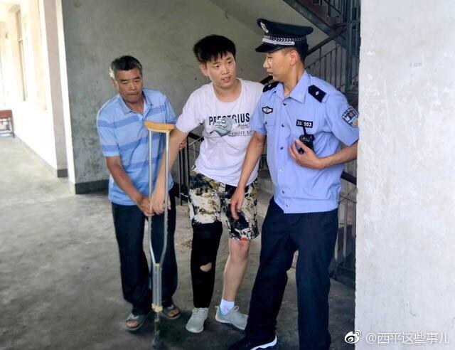 西平杨庄高中考场感人的一幕