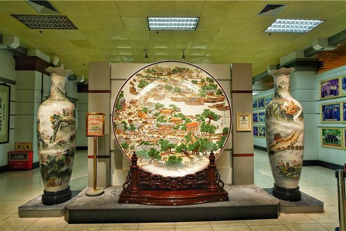 中国瓷都潮州，全长62米清明上河图陶瓷浮雕独一无二