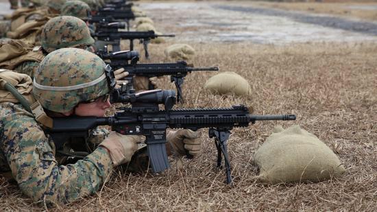美军最新大手笔：海军陆战队的步枪全部淘汰 一人一挺轻机枪！