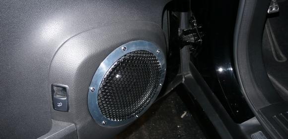 汽车音响改装鉴赏 奔驰R350改装德国零点汽车音响