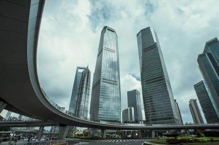 中国摩天大楼最多的城市，数量远超上海北京，你能猜到是哪里吗？
