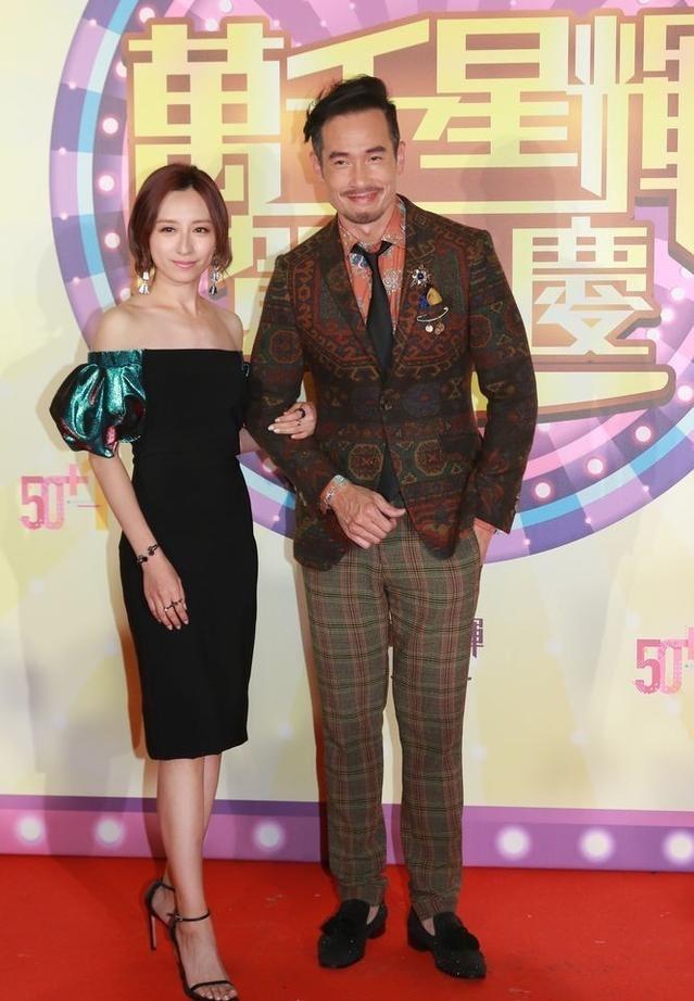 TVB台庆群星礼服质感太像影楼风，连一姐胡定欣都像地摊货？