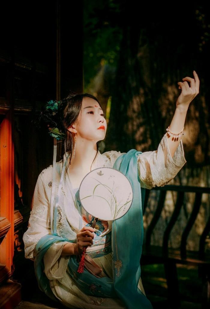 1 / 9 第一愿天涯望断听琴弦断那三千痴缠第二愿千年执念为姻缘倾尽三生遇