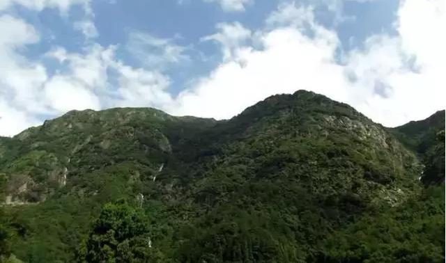 雁荡山，中国最美海上名山，是“东南第一山”，又叫“坐山观山”