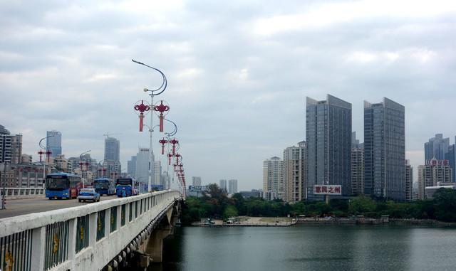 中国最有“城市归属感”的二线城市 有“半城山色半城湖”之美誉
