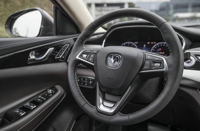 长安全新车型睿骋CC正式开启预售，预售价为9.5-14.5万。