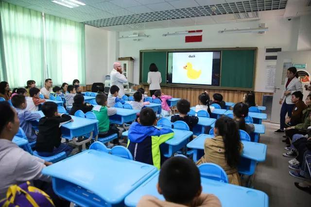 江夏庙山有一所贵族学校！一年学费高达10余万！