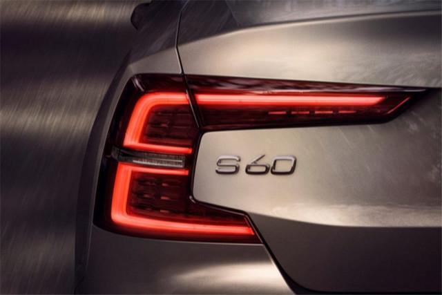 沃尔沃全新S60发布，水晶挡杆加持，T8动力超400马力！