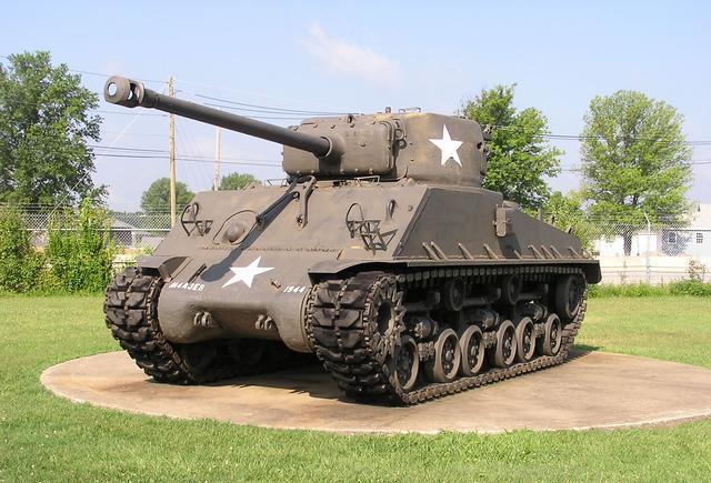 二战坦克 之 美国M4“谢尔曼”中型坦克：性能可靠坚固耐用