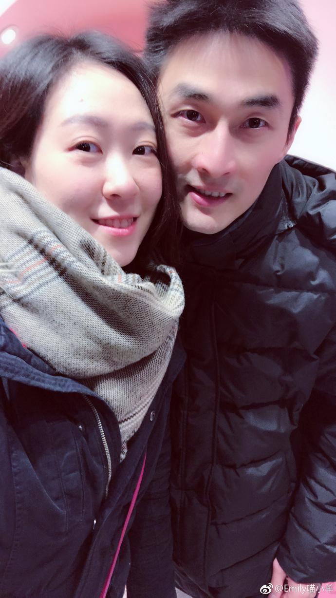 排坛又一对国手夫妻诞生！男排帅哥夺冠夜害羞求婚，都曾有婚史