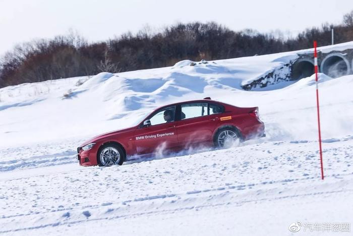看了这些老司机的冰上驾驶，你还敢说自己车技好么？
