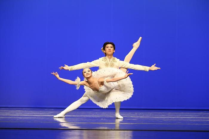 2018北京国际舞蹈院校芭蕾舞邀请赛举行颁奖典礼 24人获奖