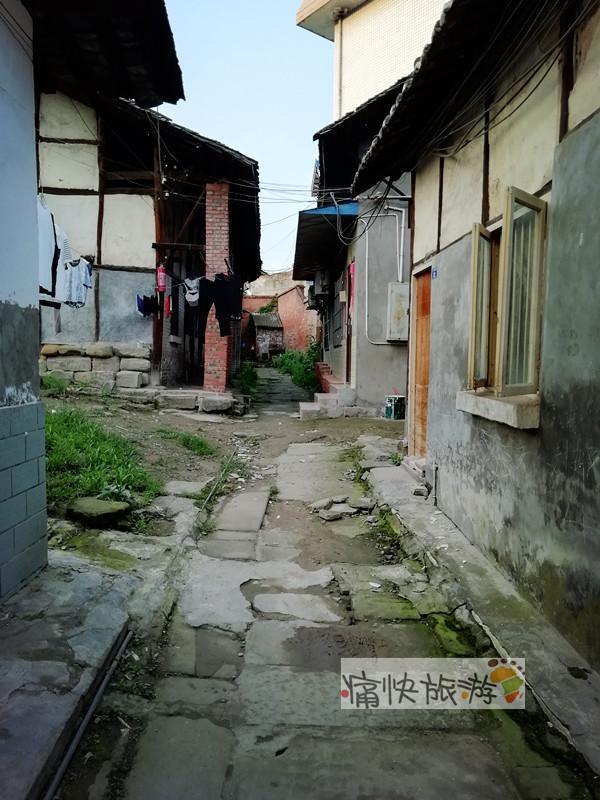 徜徉自贡乡镇之黄昏下的大山铺老街