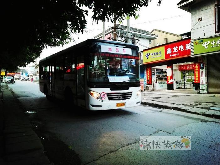 徜徉自贡乡镇之黄昏下的大山铺老街
