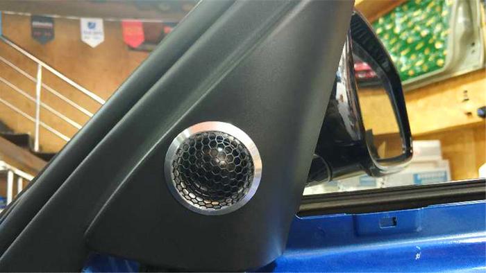 宝马320改装海螺三分频+先锋主机——惠州汽车音响改装