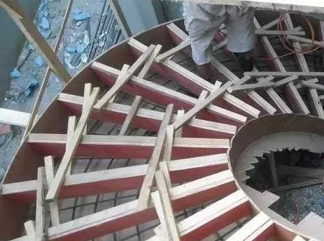 老师傅教你，旋转楼梯 木工 支模方法