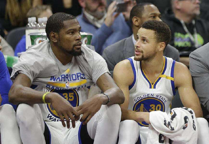 金州勇士官宣新援加盟管理层透露克莱离队内幕球队新赛季战术体系或将重塑