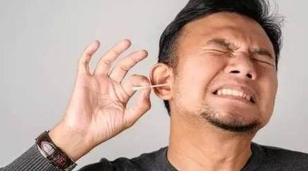 耳朵肿痛是什么原因，应该如何缓解耳朵肿痛？