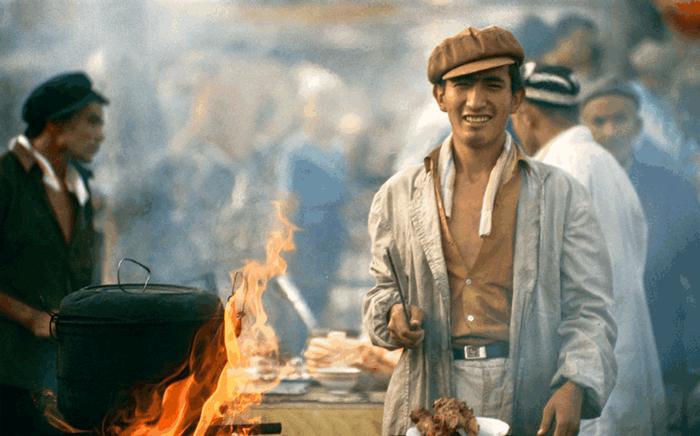 九十年代初的喀什古城 特色的风味小吃