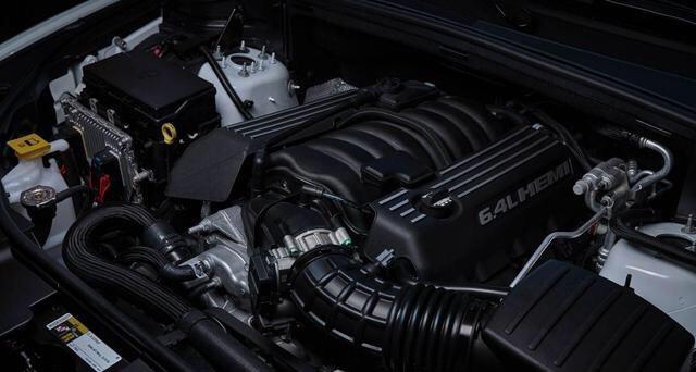 6.4L V8大排量，4.4S破百，60万你选普拉多还是这台美式大怪兽