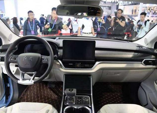 红旗汽车HS7款SUV亮相，中国汽车工业老品牌，首台SUV超霸气！