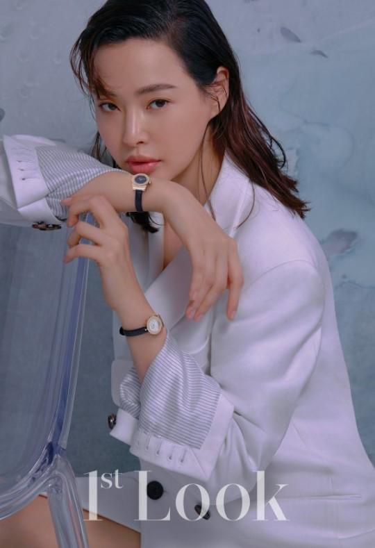 韩国女艺人李哈妮拍杂志写真展优雅迷人魅力