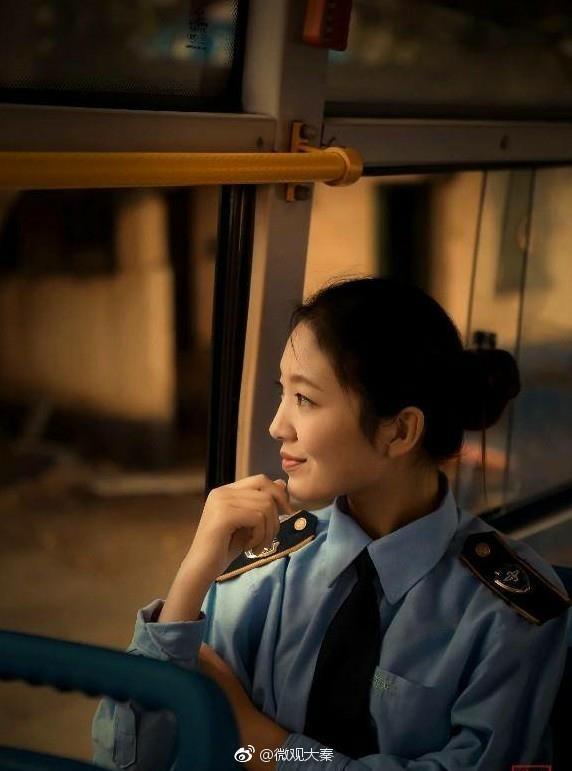 实拍：西安最美公交女司机，网友围观求车牌号