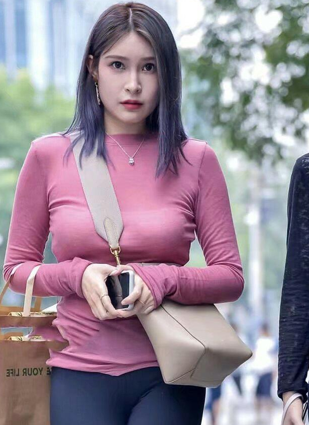 西装连衣裙怎么搭配才好看？