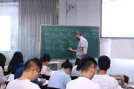 落榜?读专科?出国留学吧!3年国内1年国外,拿世界名校本科文凭,35W费用