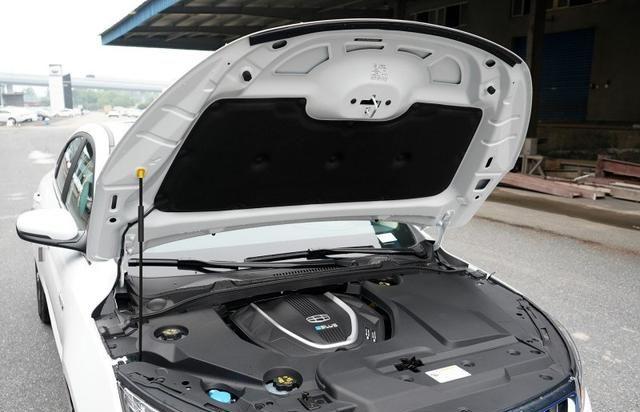 吉利帝豪GL插电混合动力车型上市，动力比思域强，油耗低