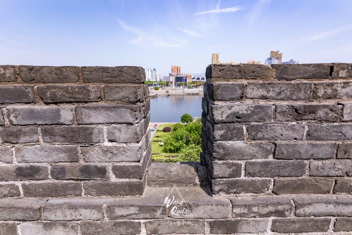 南方保存最完好的荆州古城墙，为何半边城砖半边土？