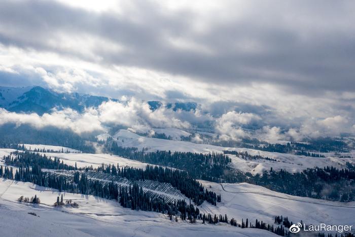 比东北还美的雪景，不在内蒙在新疆，日落星空轮番上阵