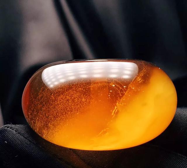 俄料金绞蜜果然与其它地方不同，更加的浓艳深沉……
