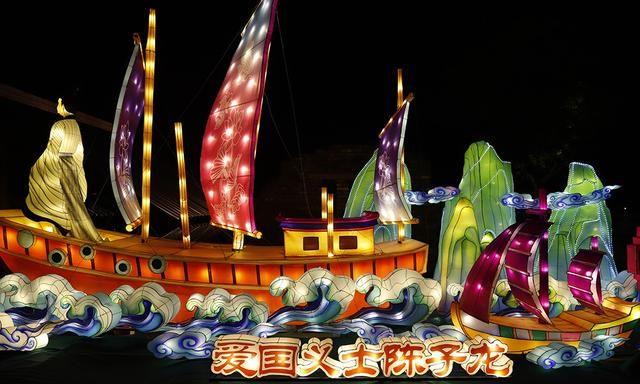 看灯光秀不止是外滩，在广富林也有惊艳的灯光秀，还带3D特效