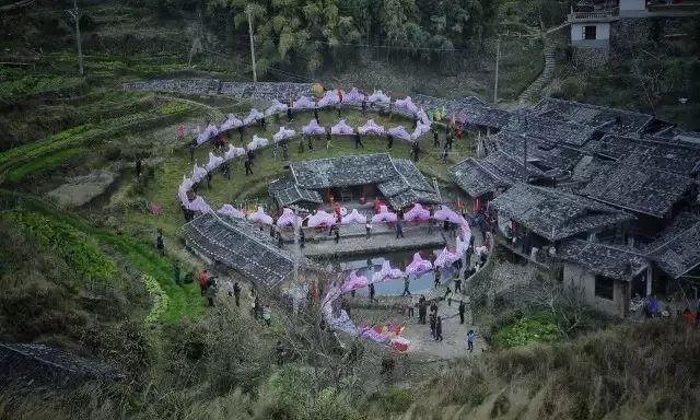 龙岩“千年雨村”，是这里吗？