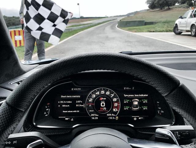 全新2019款奥迪R8 V10 Performance试驾，外表凶悍 声