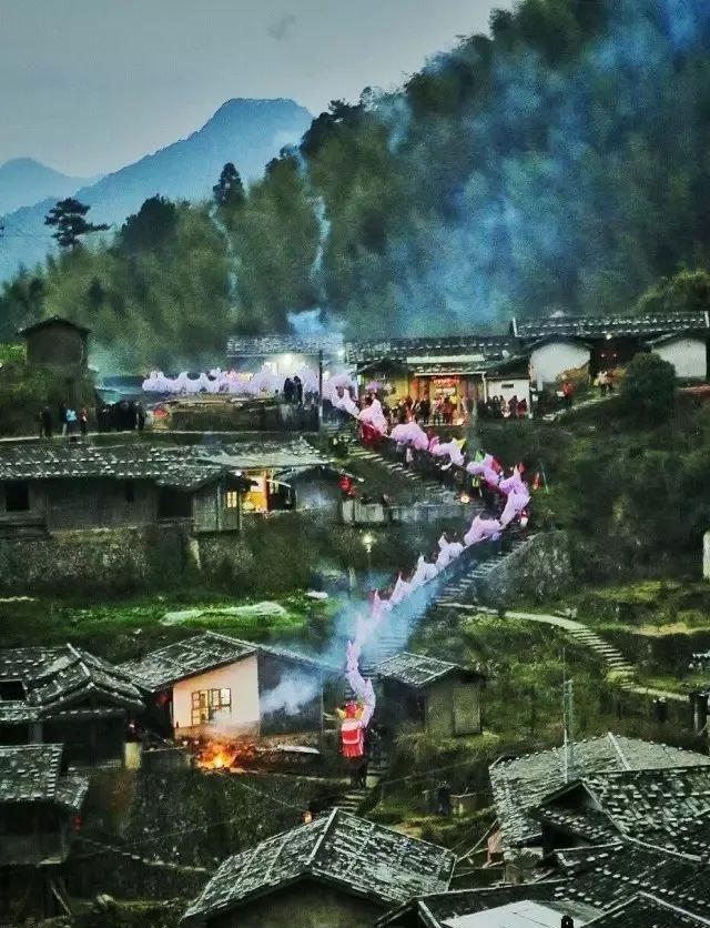 龙岩“千年雨村”，是这里吗？