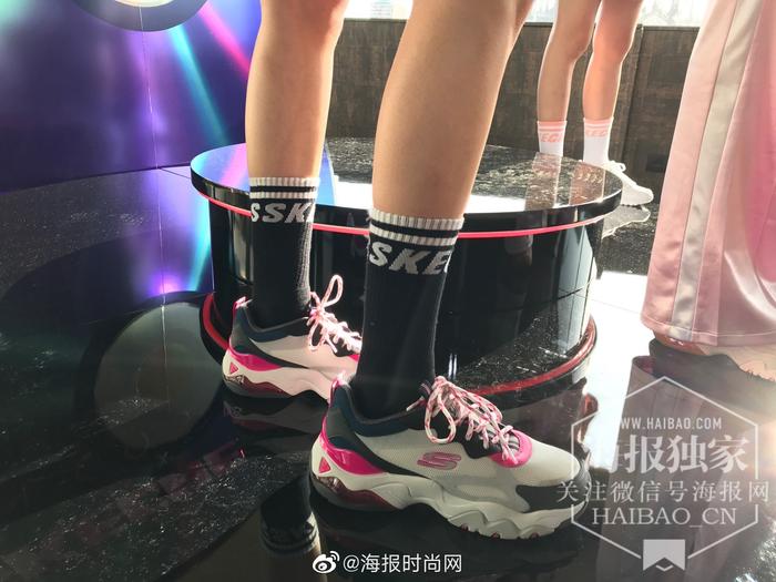 在本次@SKECHERS斯凯奇 2020春夏米兰时装周预览中