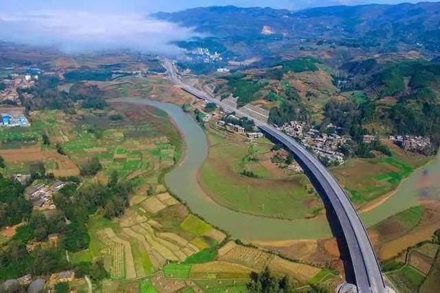 四川宜威高速全长86.5公里，途经3个县城，沿线将迎新发展