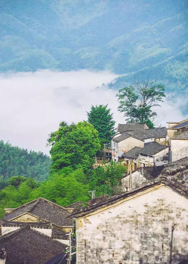 去云端村庄木梨硔隐居几日, 穿越梦里乡村祖源