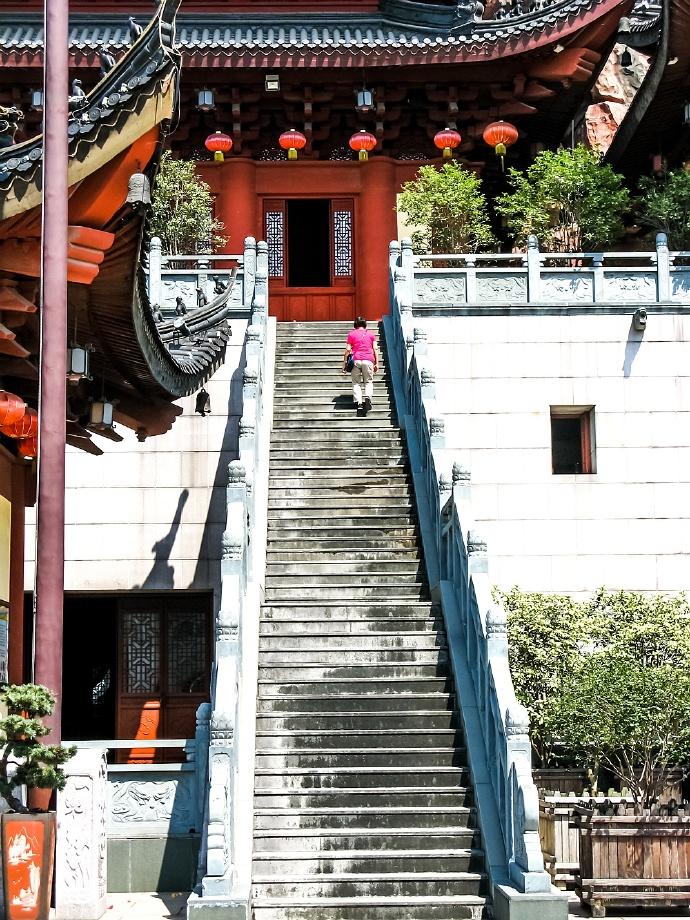 上海最有气派的一座寺庙东林寺，拥有三项大世界吉尼斯纪录