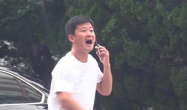 吴京在停车场大骂司机，知道原因后粉丝竖起大拇指：京哥赞一个
